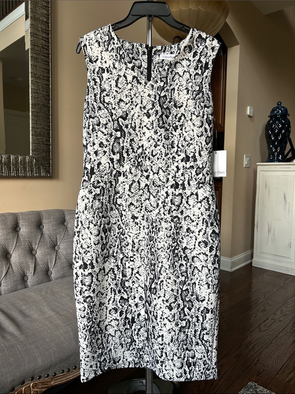 Calvin Klein Snake Print Sheath Dress Size 10 NWT Black White